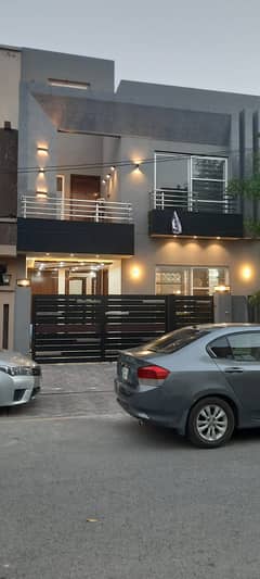 5 Marla Levish House For Sale In DD Block Bahria town Lahore