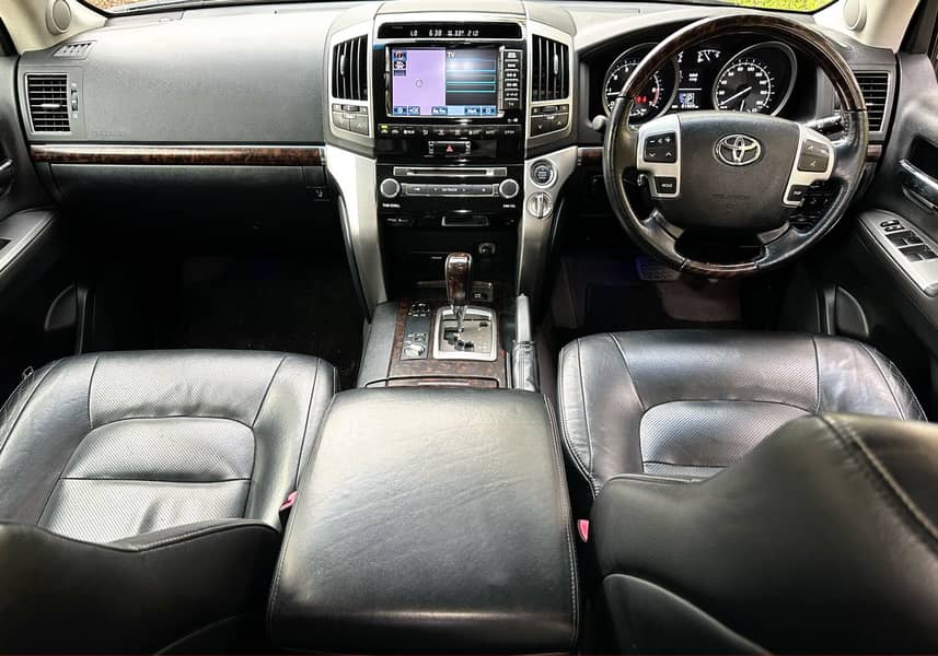 Toyota Land Cruiser 2013 5
