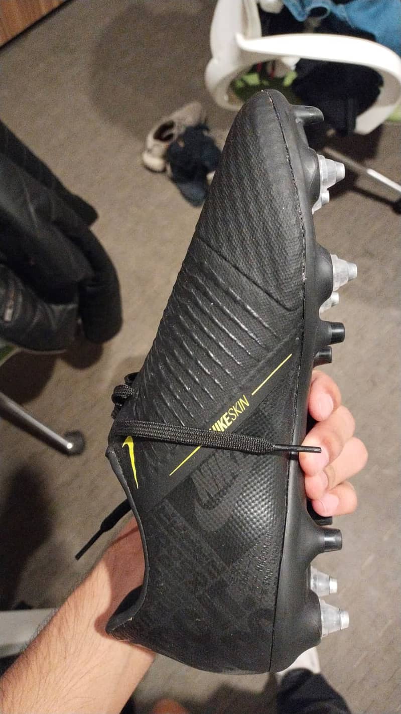 Football shoes 3