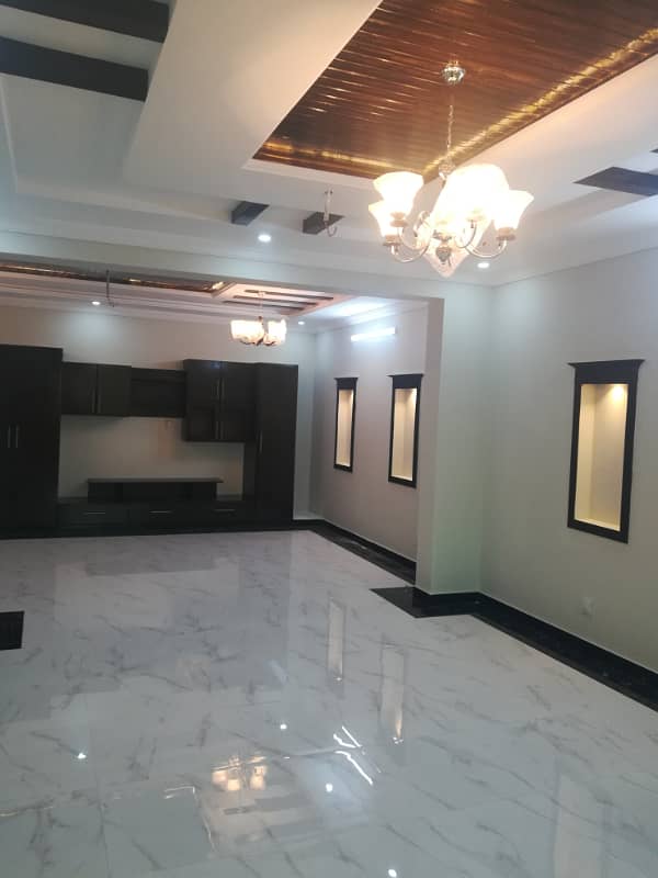10 Marla Ground Portion for Rent with 3 Bedrooms in G-13, Islamabad 5
