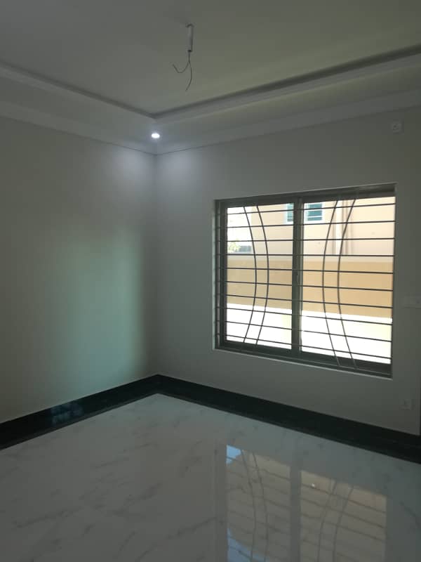 10 Marla Ground Portion for Rent with 3 Bedrooms in G-13, Islamabad 9