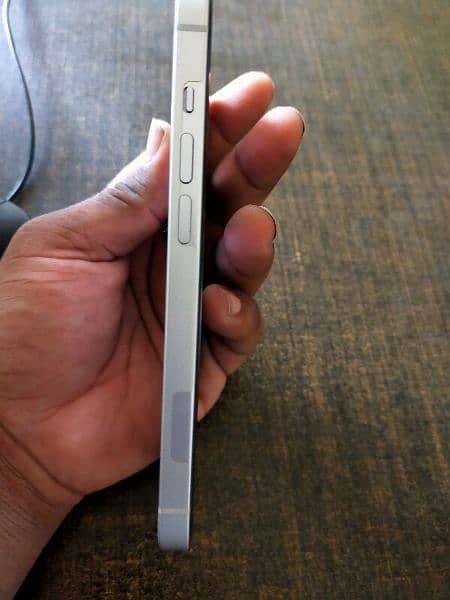 Iphone 14 factory Unlocked - In warranty still 2