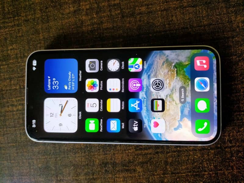 Iphone 14 factory Unlocked - In warranty still 4