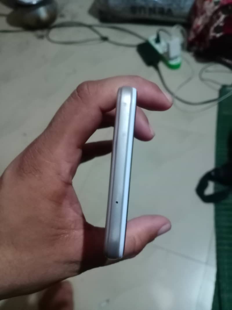 Oppo F1s Rs. 10,000 2