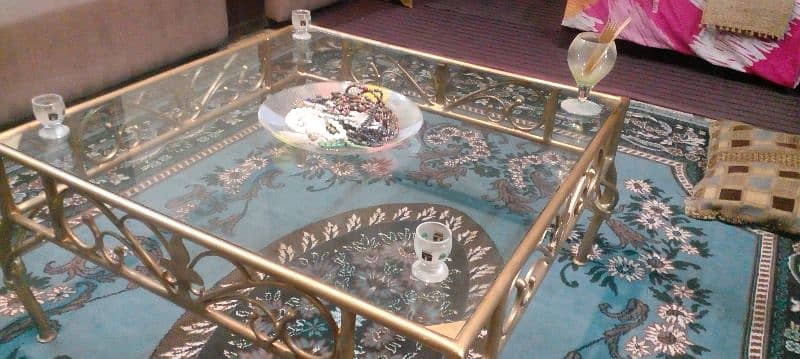 Very beautiful heavy big center table available03335138001 3
