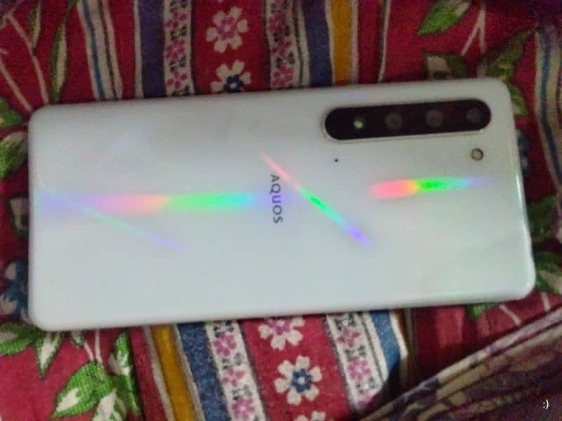 Gaming Mobile Aquos R5g For Sale | No issues 2