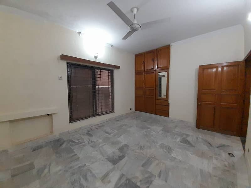 One Kanal 3 Bed Single Storey House For Rent In Phase 1, DHA 8