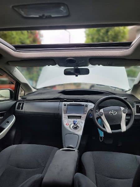 Toyota Prius Solar sunroof 6