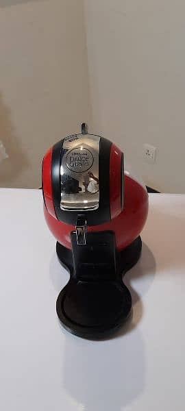 Dolce Gusto Nescafe from UK. Auto Coffee Machine 2