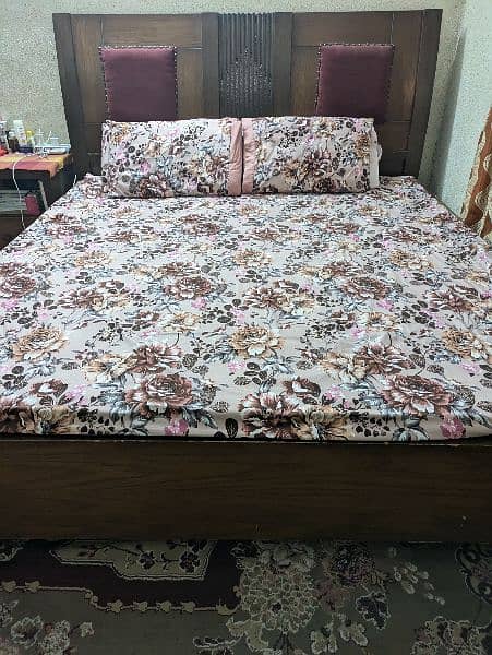 king size bed with two side tables 3