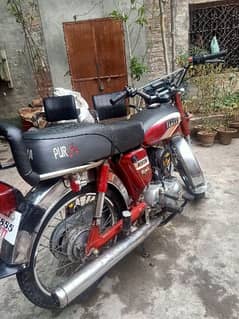 Yahama YB 100 for sale  Change With other bike 70