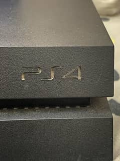 PS4 500gb with one REMOTE ( Copy not original )
