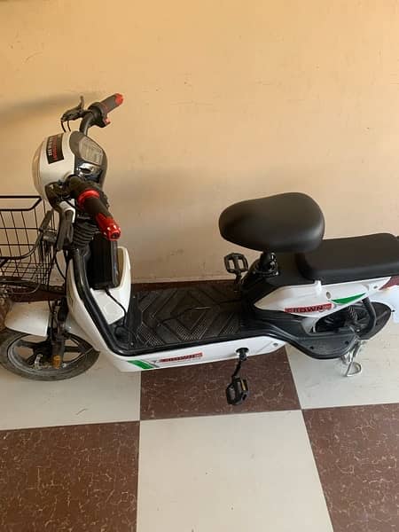 Electric Scooty 2024 / Scooter / Bikes / Total Geniune 5