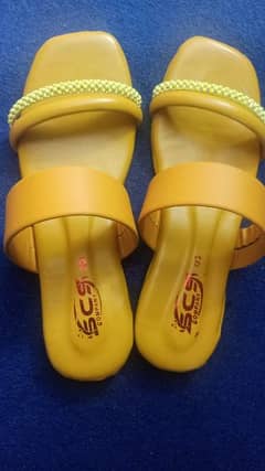 SFC SIMPLE FANCY CHAPPAL AVAILABLE<3