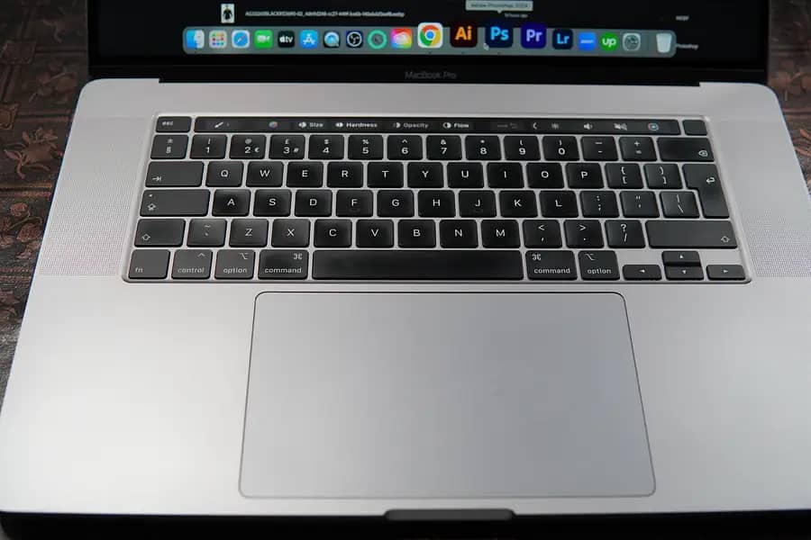 Macbook Pro 2019 16" Core i9 | 16GB RAM | 1TB SSD With Charger 2