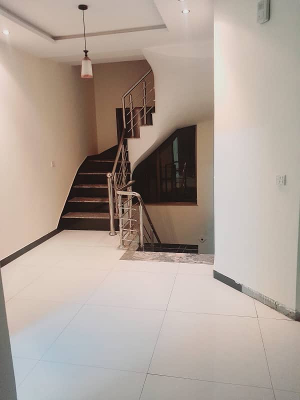 12 Marla Upper Portion For Rent In Bahria Towan Rawalpindi Phase 5 3