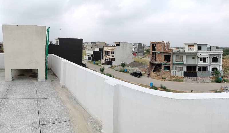 5 MARLA BRAND NEW HOUSE FOR SALE in FAISAL TOWN BLOCK C 40