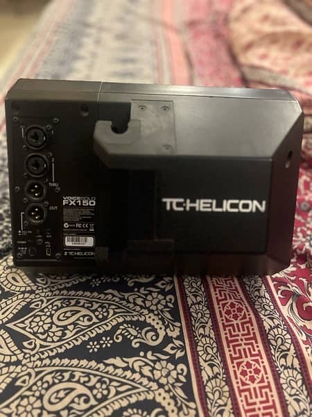 TC HELICON FX150 PA VOCAL MONITOR 2