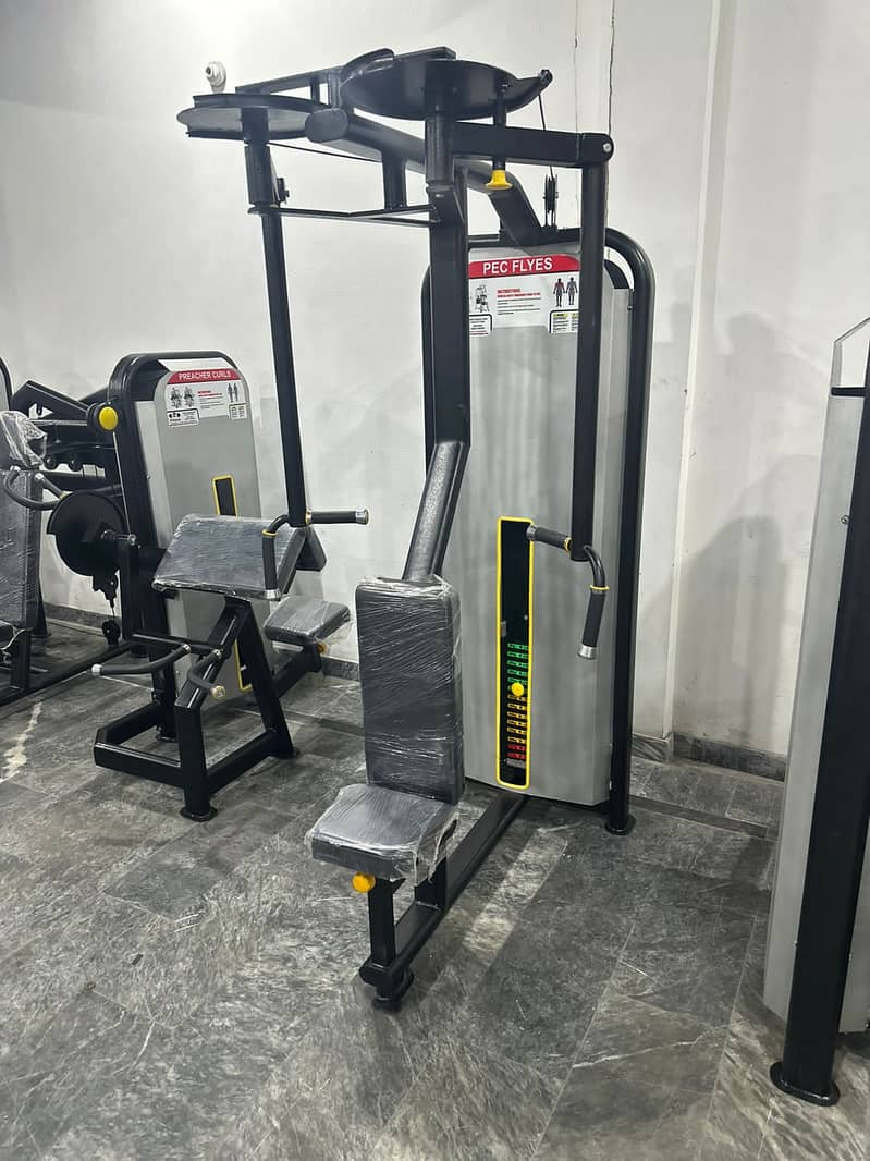 Leg Extension machine / Leg Curl machine / Chest Press machine 0