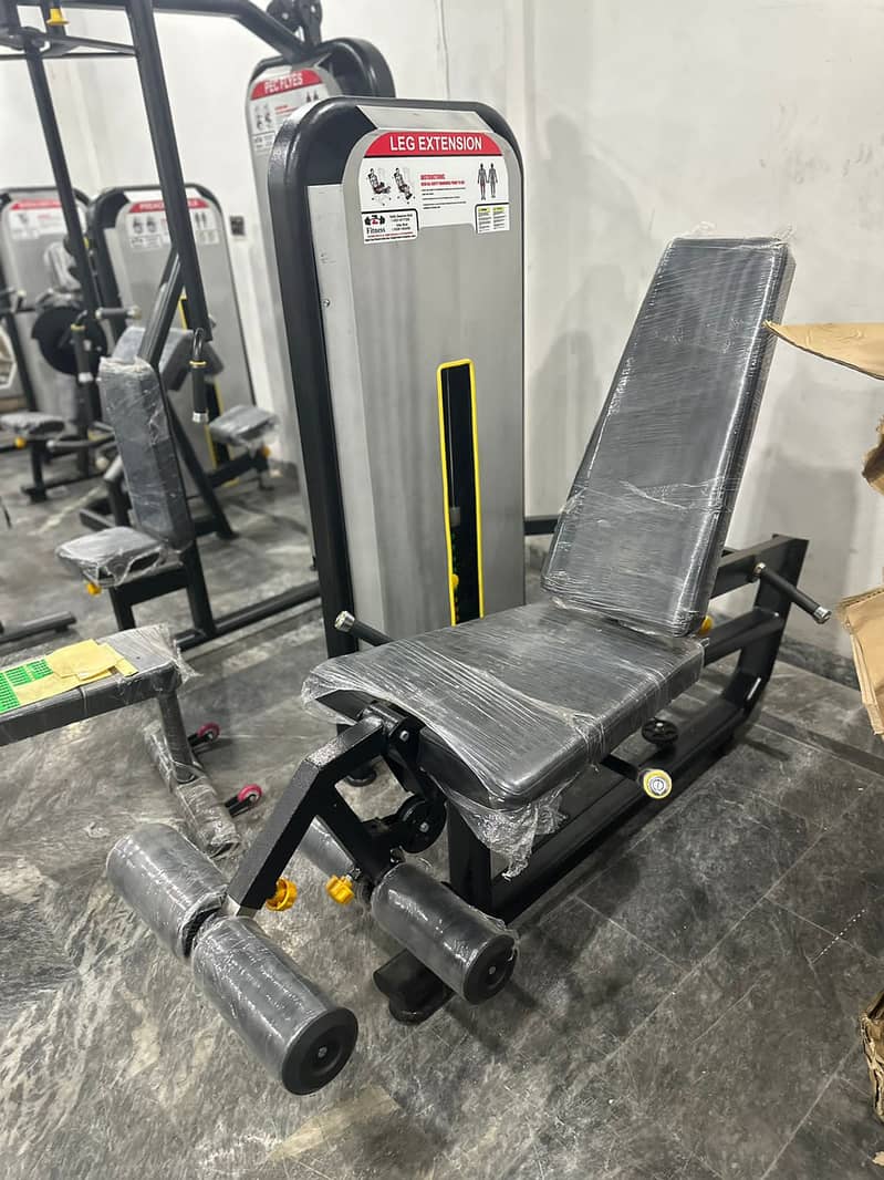 Leg Extension machine / Leg Curl machine / Chest Press machine 3