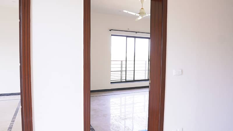 Gulberg Greens 4 Kanal Farmhouse For Rent 13