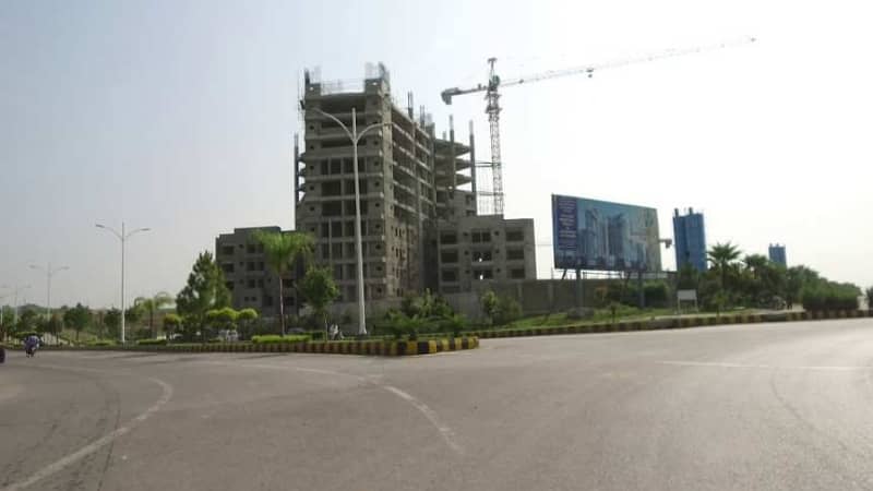 Gulberg Greens Block C 5 Kanal Corner Farmhouse Plot 11