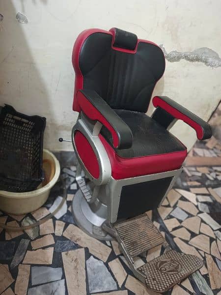 Saloon Chair in good condition 2