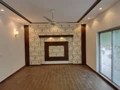 1 Kanal Out Class Marla Full House For Rent In DHA Ph-4 Lahore Owner Built House.