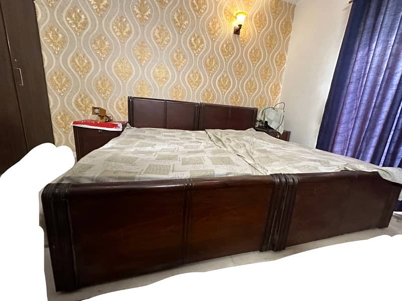 wooden 2 single bed|2 side tables|1 dressing table USED 4
