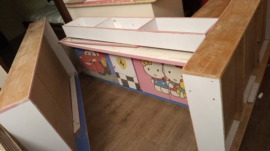 kids bed special quality slightly used full saaf hy urgent sale today 3