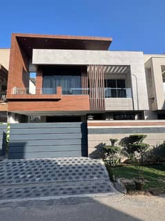 10 Marla modern House Available For Sale In Paragon City Lahore