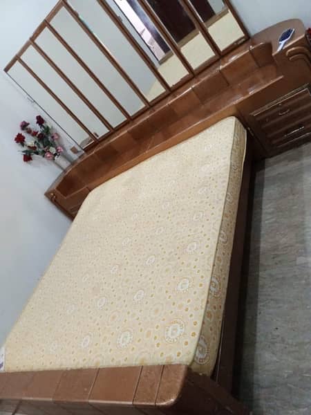 Double sides king bed with dressing 4