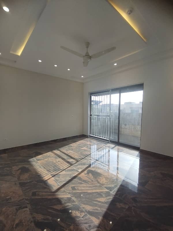 2 Kanal Beautiful House For Rent With 2 Hall Basement 24