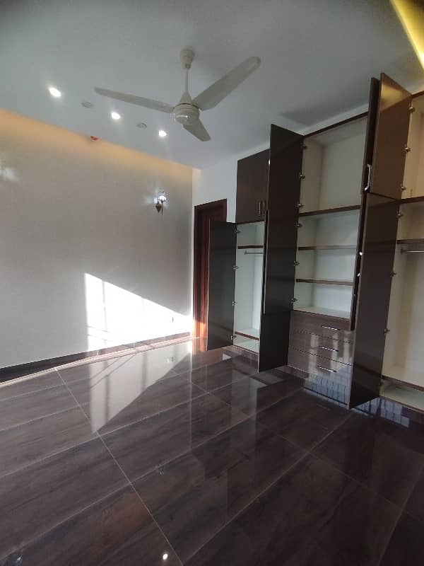 2 Kanal Beautiful House For Rent With 2 Hall Basement 32