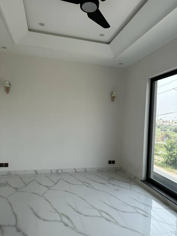 5 Maral Beautiful House For Rent Near All Facilities 11