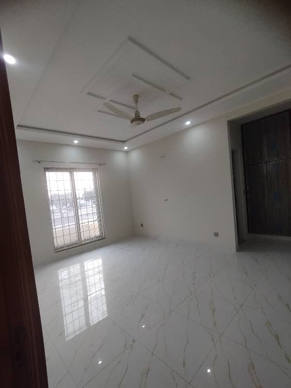 1 Kanal Beautiful House For Rent Near All Facilities 3