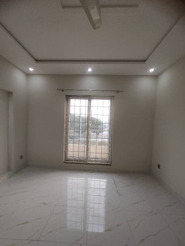 1 Kanal Beautiful House For Rent Near All Facilities 8