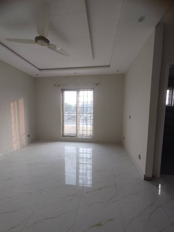 1 Kanal Beautiful House For Rent Near All Facilities 14