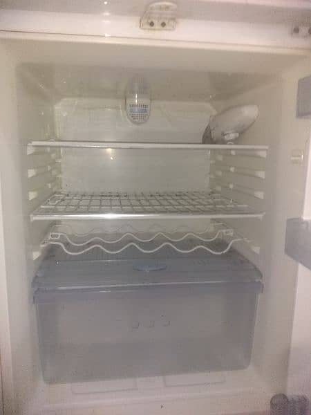 haier fridge like new 4