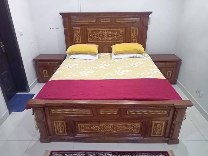 Bed with side tables and dressing table 0