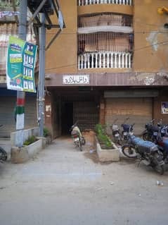 Flat Corner Excellent Condition With Roof Terrace Prime Location Nagan Chowrangi