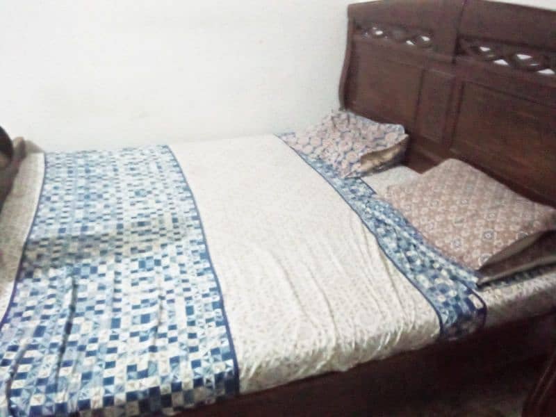 Bed with Mattress 8/10 Condition 1