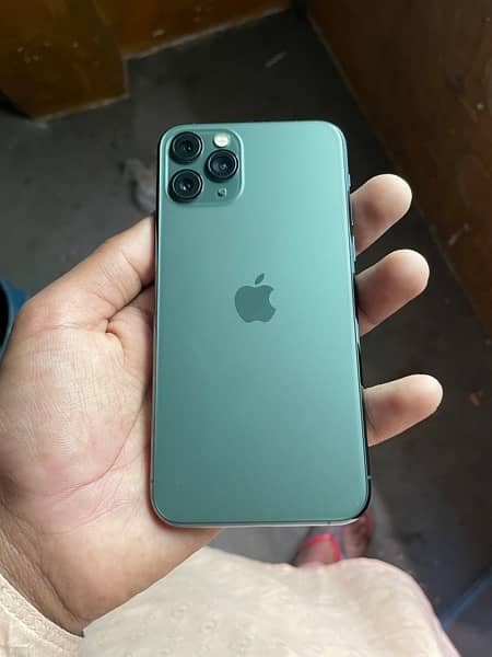 Iphone 11 pro 256gb 10/10 lush condition icloud locked 4