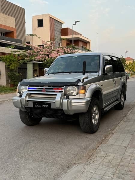 Mitsubishi Pajero Exceed 3.5 Petrol 4