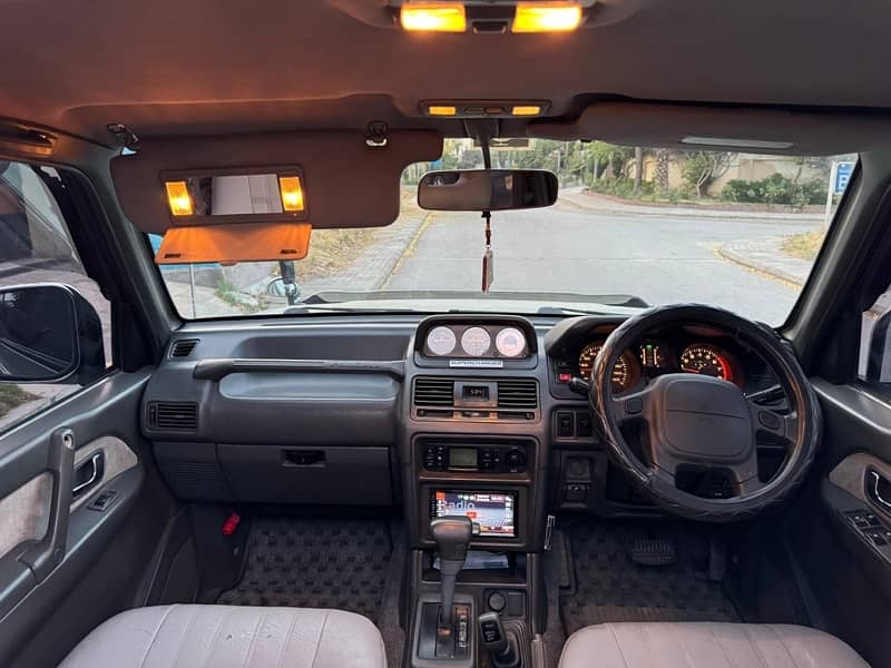 Mitsubishi Pajero Exceed 3.5 Petrol 12