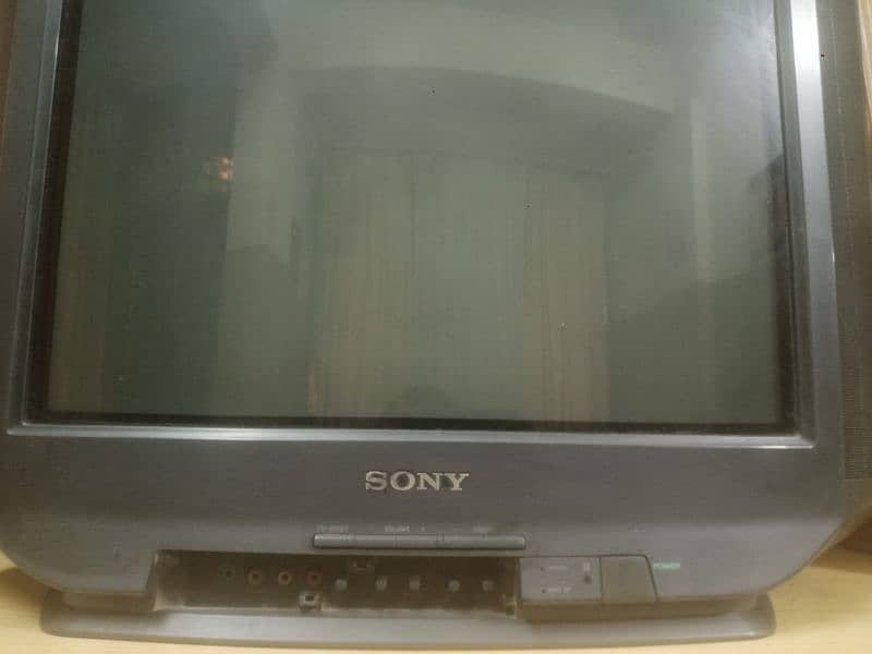 Sony Original Japan 20 inch TV in off condition 1