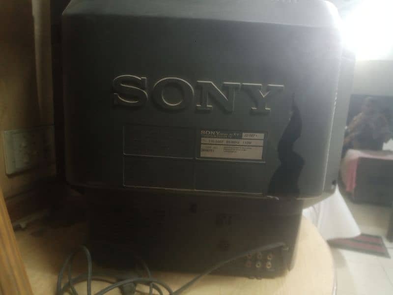 Sony Original Japan 20 inch TV in off condition 4