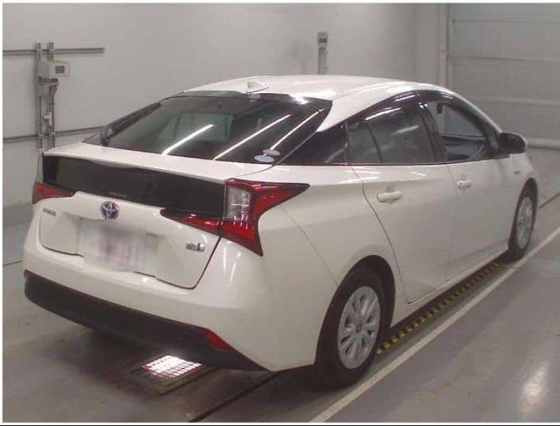 Toyota Prius 2021 4