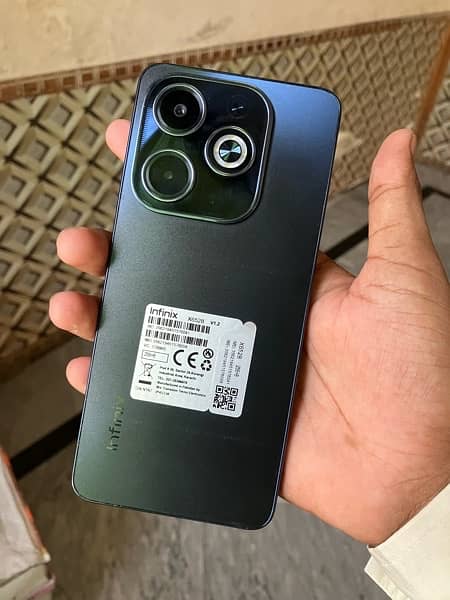 infinix hot 40i 8/256 With Box Charger 2