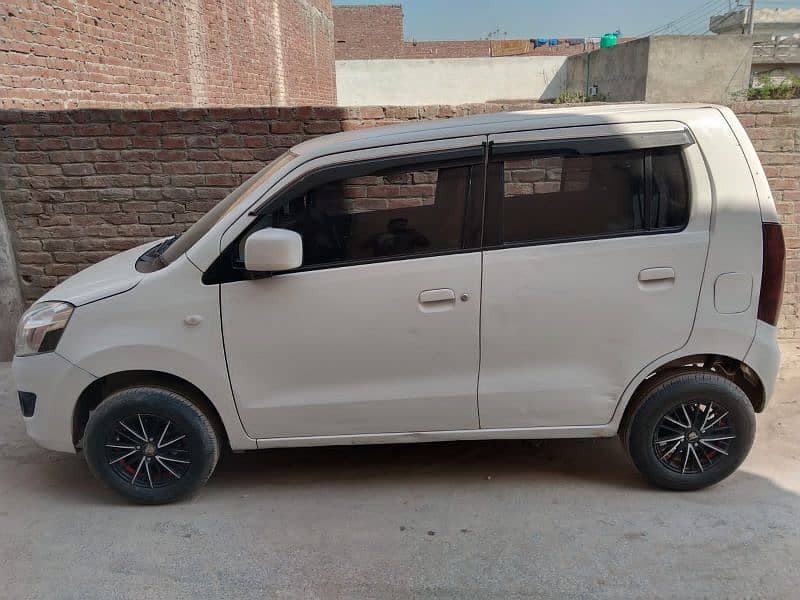 Suzuki Wagon R 2018 1